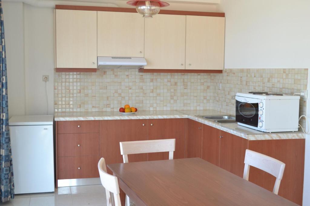 4S Beach Superior Apartments Stalida Room photo