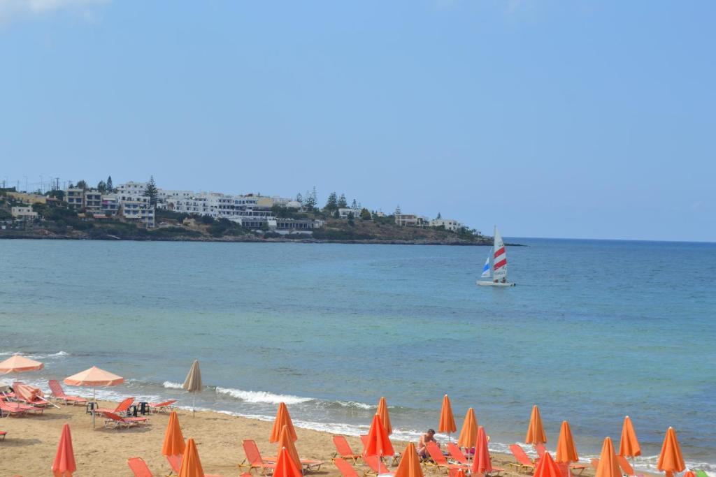 4S Beach Superior Apartments Stalida Room photo
